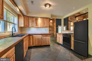 92 S Sweet Arrow Lake Rd, Pine Grove, PA 17963 - Photo 19