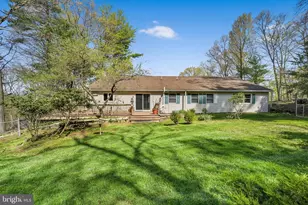 2377 Stallion Dr, Auburn, PA 17922 - Photo 9