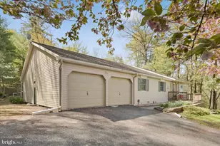 2377 Stallion Dr, Auburn, PA 17922 - Photo 7