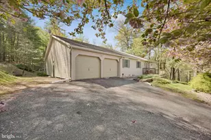 2377 Stallion Dr, Auburn, PA 17922 - Photo 5