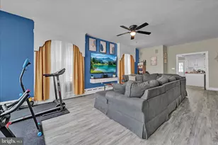 100 W Cherry St, Shenandoah, PA 17976 - Photo 9