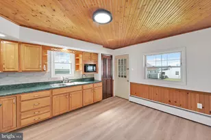 204 S Broad Mountain Ave, Frackville, PA 17931 - Photo 3