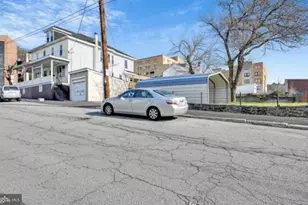 8 N Wolfe St, Pottsville, PA 17901 - Photo 3