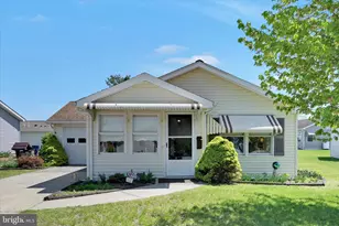 545 Honeysuckle Ct, Pine Grove, PA 17963 - Photo 1