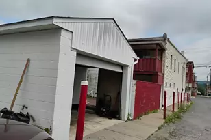 21 E Centre St, Shenandoah, PA 17976 - Photo 5