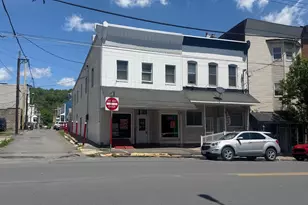 21 E Centre St, Shenandoah, PA 17976 - Photo 3