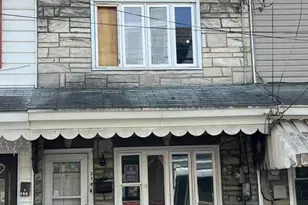 214 W Coal St, Shenandoah, PA 17976 - Photo 1