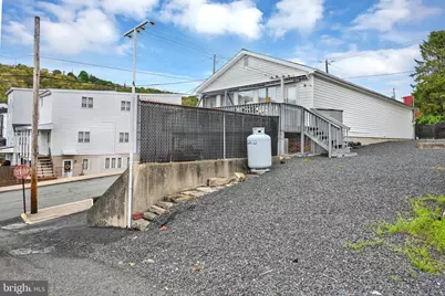 500 W Lloyd Street, Shenandoah, PA 17976 - Photo 5