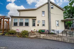 7 Fairview St, Pine Grove, PA 17963 - Photo 3