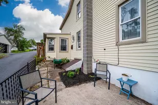 7 Fairview St, Pine Grove, PA 17963 - Photo 5