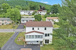 89 Deerfield Dr, Pottsville, PA 17901 - Photo 3