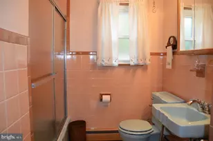1825 S 2nd Ave, Pottsville, PA 17901 - Photo 17