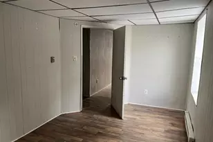 225 W Centre St, Shenandoah, PA 17976 - Photo 5