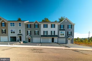 213 Pine Crest Village Dr, Pine Grove, PA 17963 - Photo 3