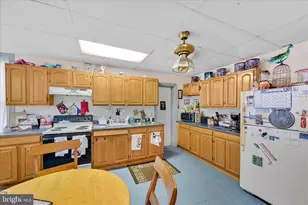 201 N 2nd St, Pottsville, PA 17901 - Photo 25