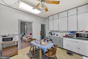 201 N 2nd St, Pottsville, PA 17901 - Photo 11