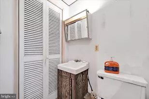 2001 Chestnut St, Pottsville, PA 17901 - Photo 23