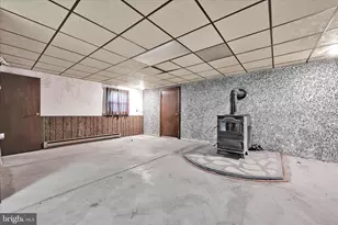 2001 Chestnut St, Pottsville, PA 17901 - Photo 21