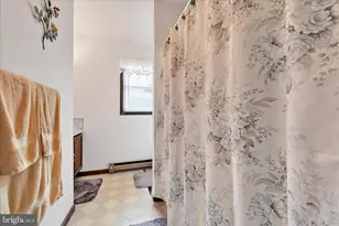 2001 Chestnut St, Pottsville, PA 17901 - Photo 17