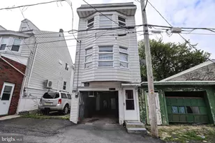 320 W New York St, Shenandoah, PA 17976 - Photo 1