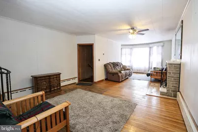 320 W New York Street, Shenandoah, PA 17976 - Photo 5