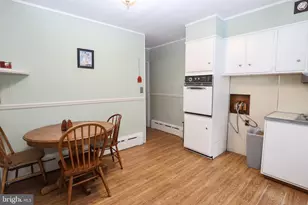 320 W New York St, Shenandoah, PA 17976 - Photo 7