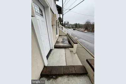 587 Peacock Street #LOWER FLOOR, Pottsville, PA 17901 - Photo 3