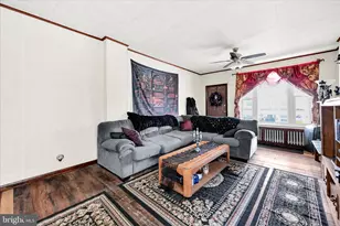 185 Virginia Ave, Shenandoah, PA 17976 - Photo 5