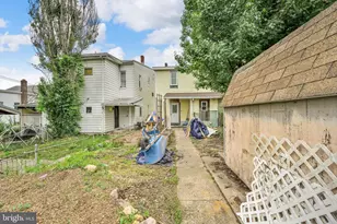210 N Warren St, Orwigsburg, PA 17961 - Photo 23