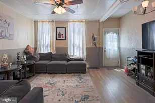 514 W Race St, Pottsville, PA 17901 - Photo 3
