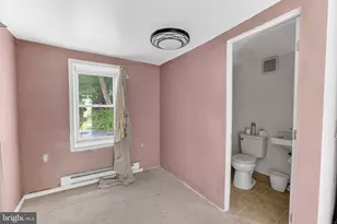 605 N 8th St, Pottsville, PA 17901 - Photo 7