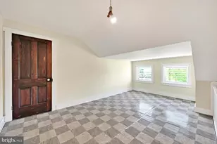 305 Gap St, Valley View, PA 17983 - Photo 25