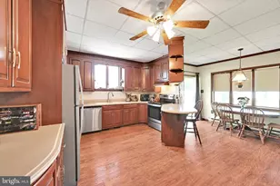 305 Gap St, Valley View, PA 17983 - Photo 9