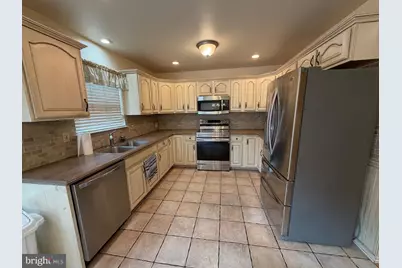 526 Lantern Green Way, Orwigsburg, PA 17961 - Photo 3