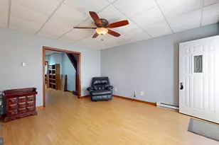208 Indiana Ave, Shenandoah, PA 17976 - Photo 3