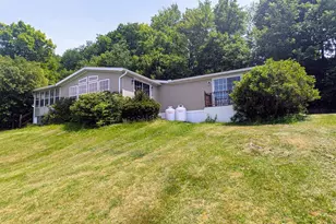 180 St Clair Ave, Pottsville, PA 17901 - Photo 5