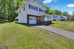 512 W Nicholas St, Frackville, PA 17931 - Photo 3