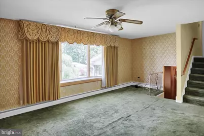 512 W Nicholas Street, Frackville, PA 17931 - Photo 7