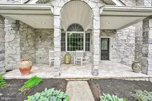 1289 Oak Terrace Ln, Pottsville, PA 17901 - Photo 9