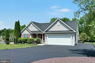 1353 Stag Dr, Auburn, PA 17922 - Photo 3