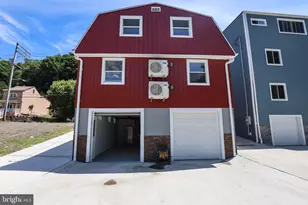 562 Peacock St, Pottsville, PA 17901 - Photo 23