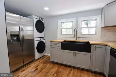 562 Peacock Street #FL 2, Pottsville, PA 17901 - Photo 9