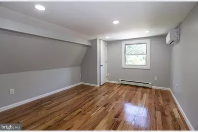562 Peacock Street #FL 2, Pottsville, PA 17901 - Photo 15