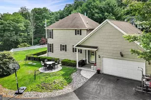 2129 Wynonah Dr, Auburn, PA 17922 - Photo 3
