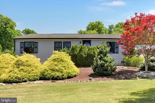 284 Blue Mountain Dr, New Ringgold, PA 17960 - Photo 3