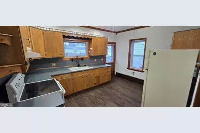 325 W Spring Street, Frackville, PA 17931 - Photo 5