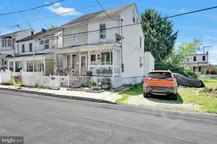 532 W Washington St, Shenandoah, PA 17976 - Photo 3