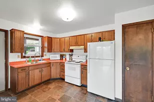 1933 Wynonah Dr, Auburn, PA 17922 - Photo 7