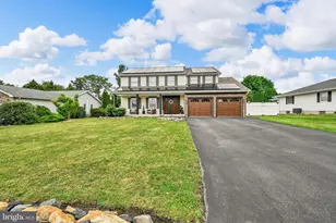 803 Pinewood Dr, Pottsville, PA 17901 - Photo 3