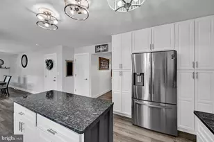 803 Pinewood Dr, Pottsville, PA 17901 - Photo 13